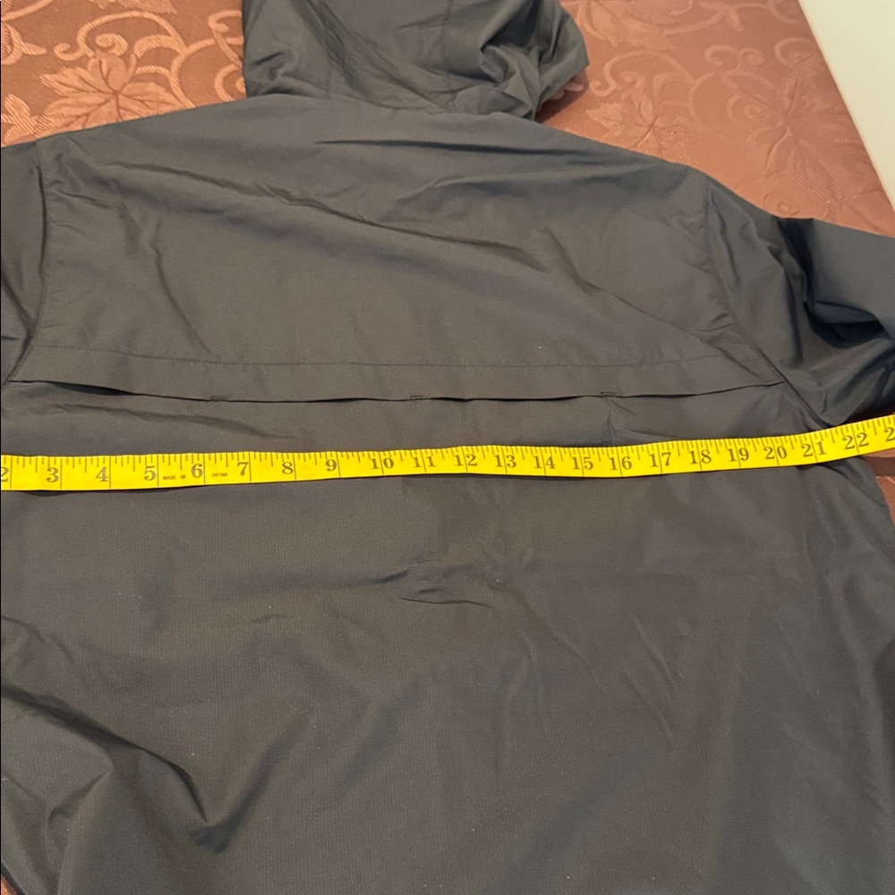 Men’s Quicksilver Water Repellant Windbreaker. Size Med. - Picture 15 of 16